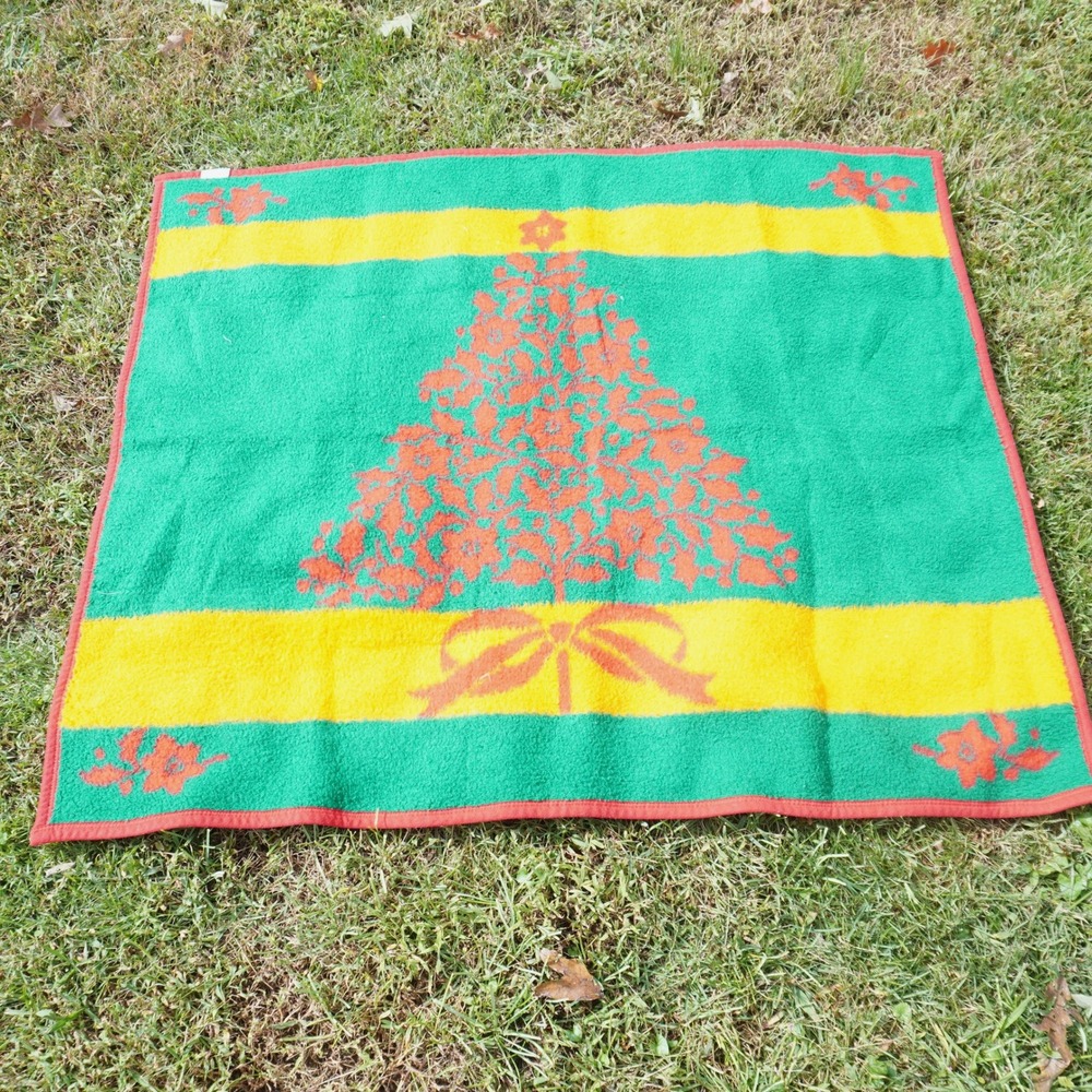 VTG Biederlack Christmas Tree Blanket Holiday Decor Green‎ Yellow Red Fuzzy Cozy